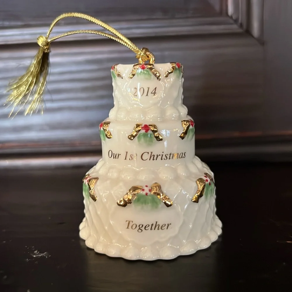 LENOX 2014 ANNUAL 1ST CHRISTMAS TOGETHER ORNAMENT‎ WEDDING CAKE